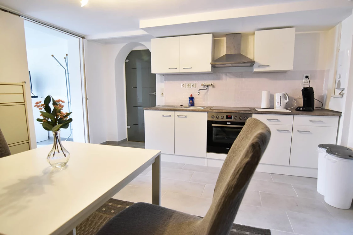 Monteurzimmer: Küche, HomeRent Unterkunft in Wesseling - HomeRent in Wesseling