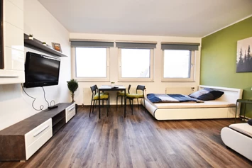 Monteurzimmer: Wohn-/Schlafzimmer, HomeRent Unterkunft in Solingen - HomeRent in Solingen