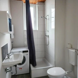 Monteurzimmer: Badezimmer, HomeRent Unterkunft in Stolberg - HomeRent in Stolberg