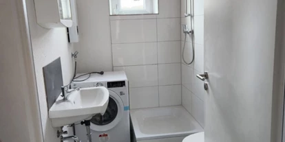 Monteurwohnung - PLZ 52379 (Deutschland) - Badezimmer, HomeRent Unterkunft in Stolberg - HomeRent in Stolberg und Herzogenrath