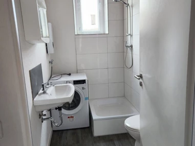 Monteurzimmer: Badezimmer, HomeRent Unterkunft in Stolberg - HomeRent in Stolberg und Herzogenrath