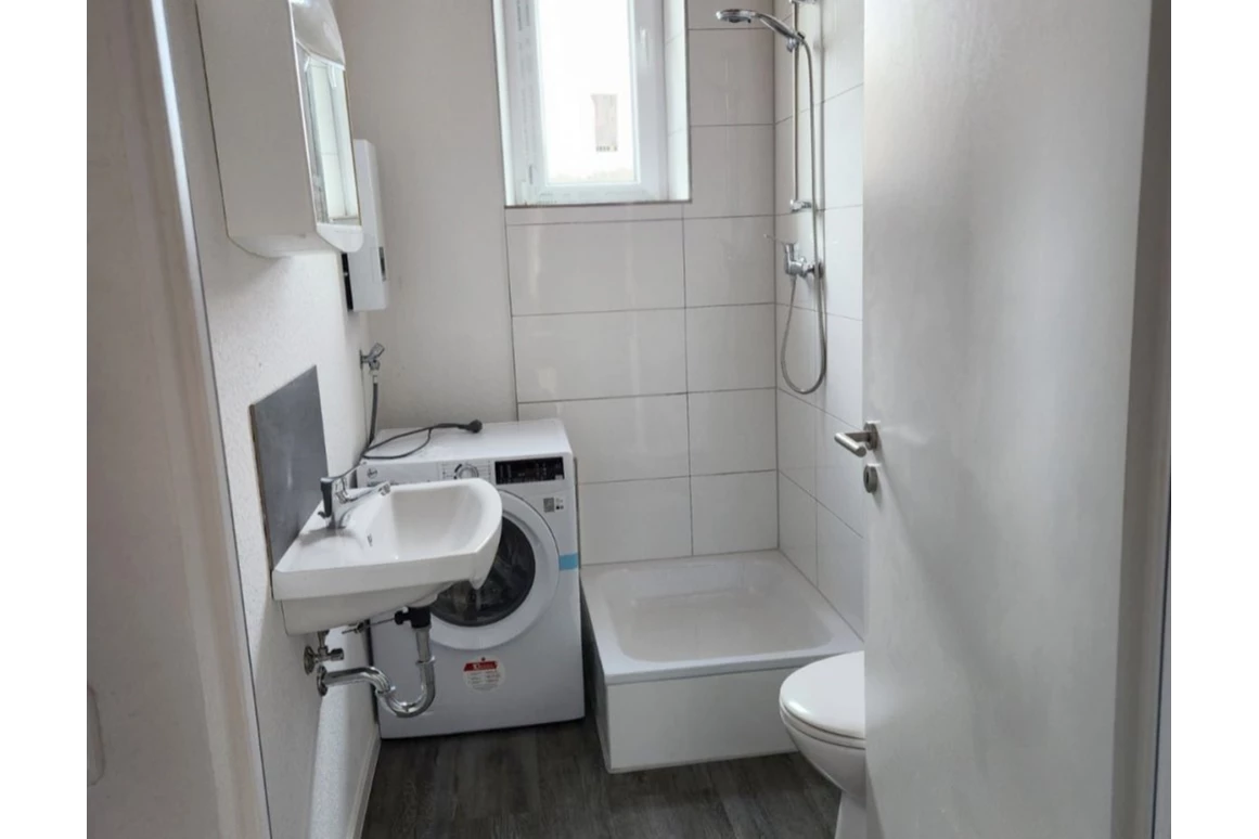 Monteurzimmer: Badezimmer, HomeRent Unterkunft in Stolberg - HomeRent in Stolberg und Herzogenrath