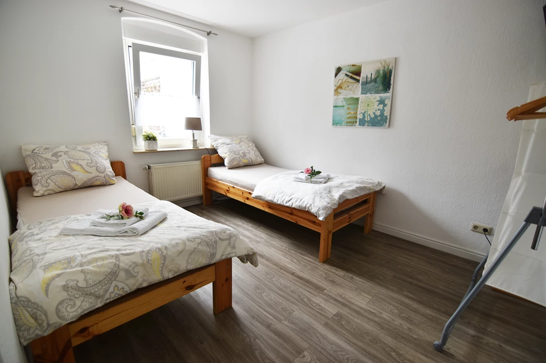 Monteurzimmer: Schlafzimmer, HomeRent Unterkunft in Troisdorf - HomeRent in Troisdorf