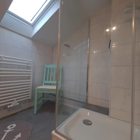 Monteurzimmer: Badezimmer, HomeRent Unterkunft in Wermelskirchen - HomeRent in Wermelskirchen