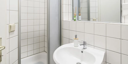 Monteurwohnung - Klein-Winternheim - Badezimmer, HomeRent Unterkunft in Wiesbaden - HomeRent in Wiesbaden