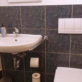 Monteurzimmer: Badezimmer, HomeRent Unterkunft in Wismar - HomeRent in Wismar