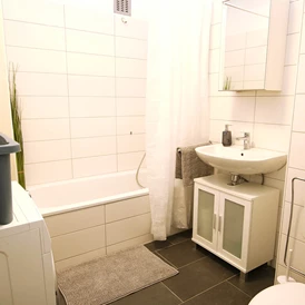 Monteurzimmer: Badezimmer, HomeRent Unterkunft in Wetzlar - HomeRent in Wetzlar