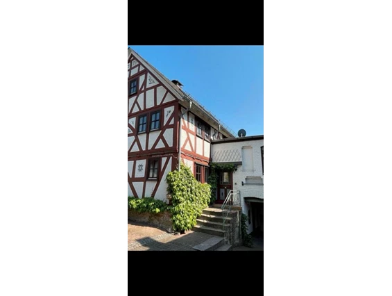 Monteurzimmer: Wunderschönes altes Fachwerkhaus mit hohen Decken und komplett neu , mit hochwertigen Materialien renoviert  - Ferienwohnung Herborn Paula