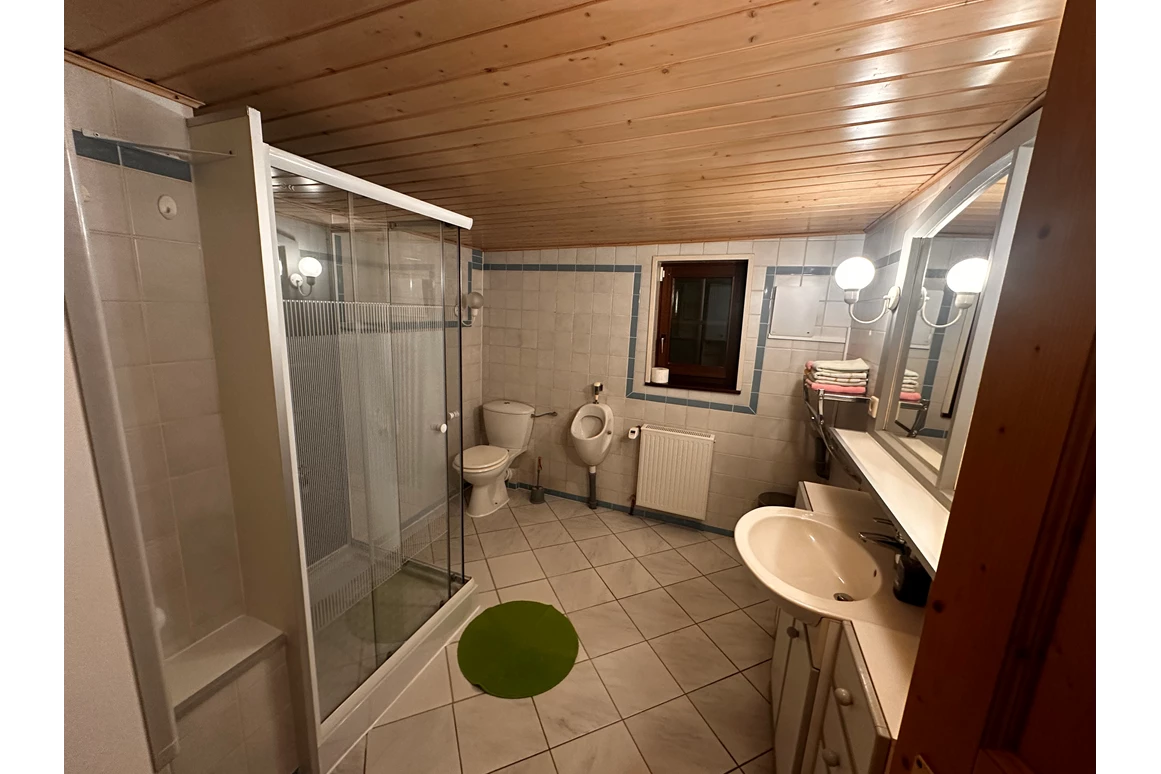 Monteurzimmer: Großes Bad  - Ferienwohnung Herborn Paula
