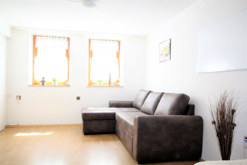Monteurzimmer: Wohnbereich, HomeRent Unterkunft in Zülpich  - HomeRent in Zülpich
