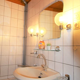 Monteurzimmer: Badezimmer, HomeRent Unterkunft in Zülpich  - HomeRent in Zülpich