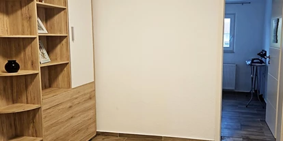 Monteurwohnung - PLZ 69469 (Deutschland) - Schrankbereich, HomeRent Unterkunft in Mannheim - HomeRent in Mannheim