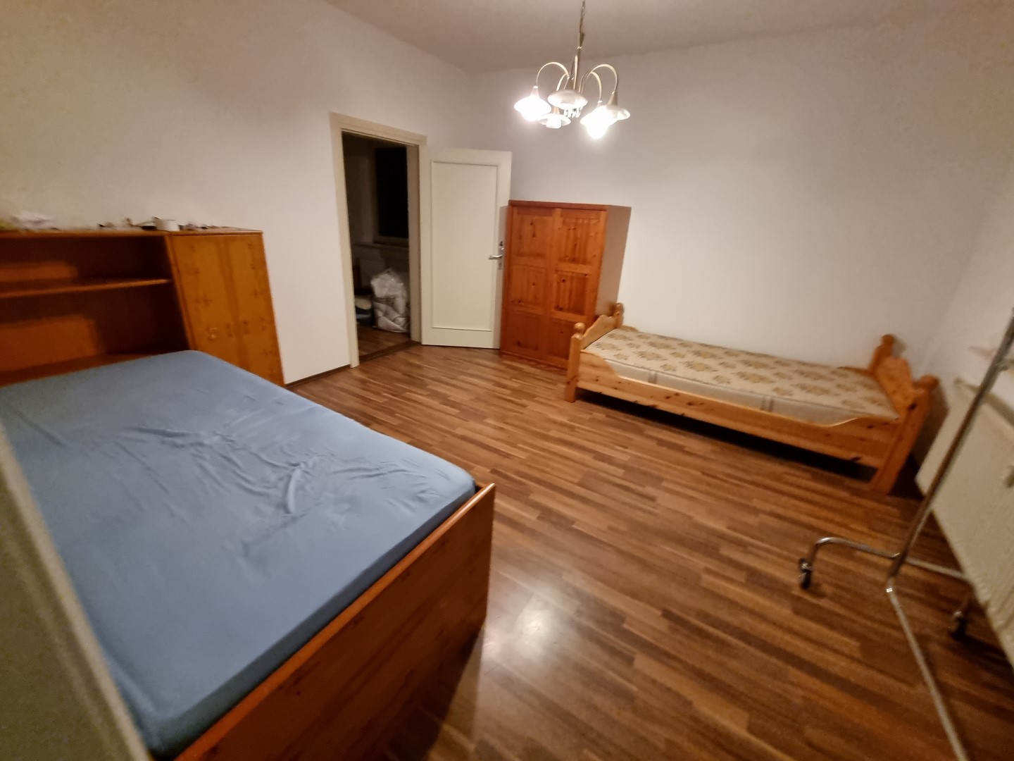 Monteurzimmer: Zimmer bis zu 20 Betten für Monteure