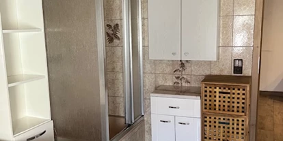 Monteurwohnung - PLZ 91722 (Deutschland) - Zweites Bad mit Dusche und Badewanne  - SGS Arberg