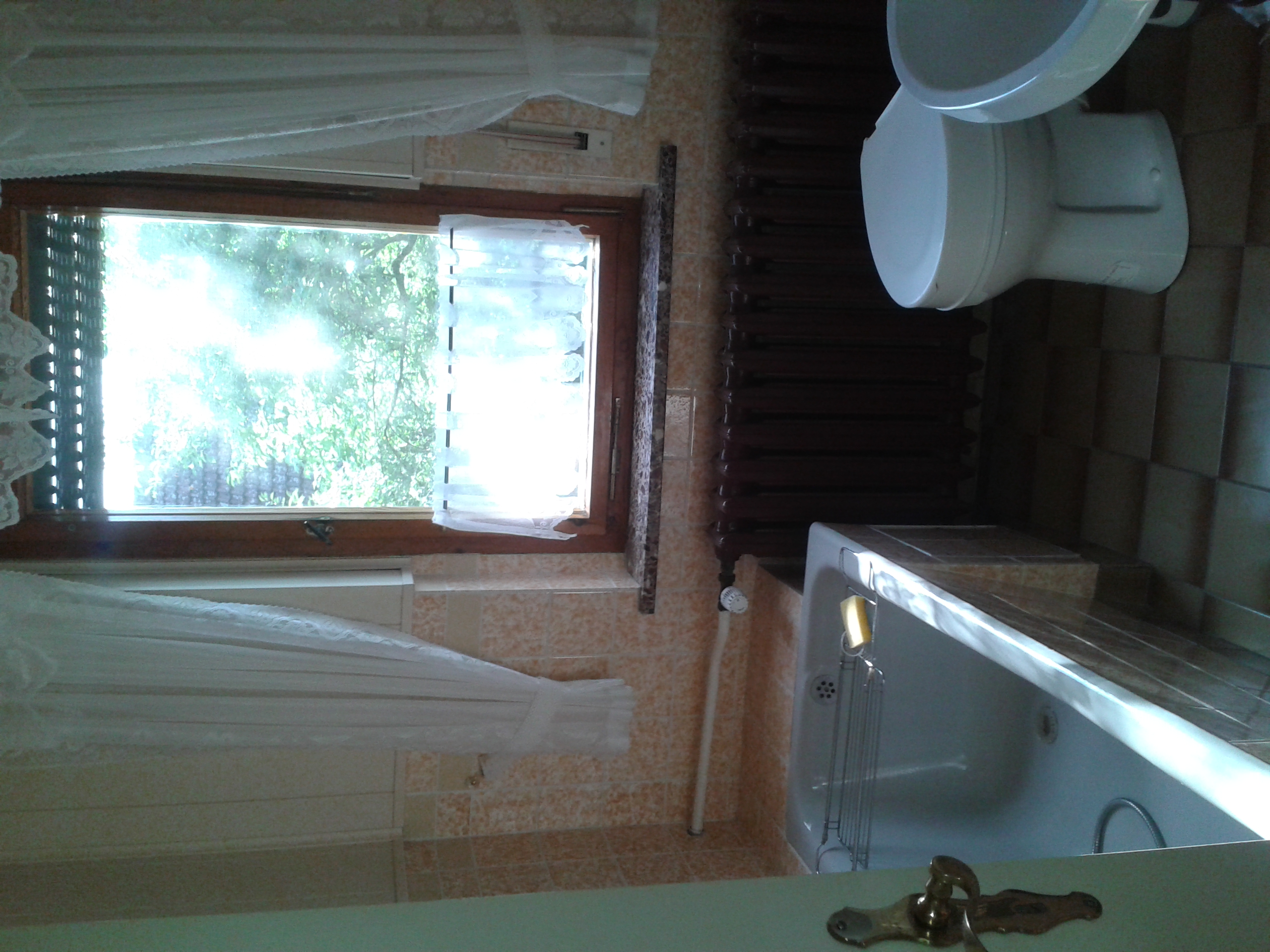 Monteurwohnung - Bettwäsche: Bettwäsche inklusive - Zimmer im Einfamilienhaus