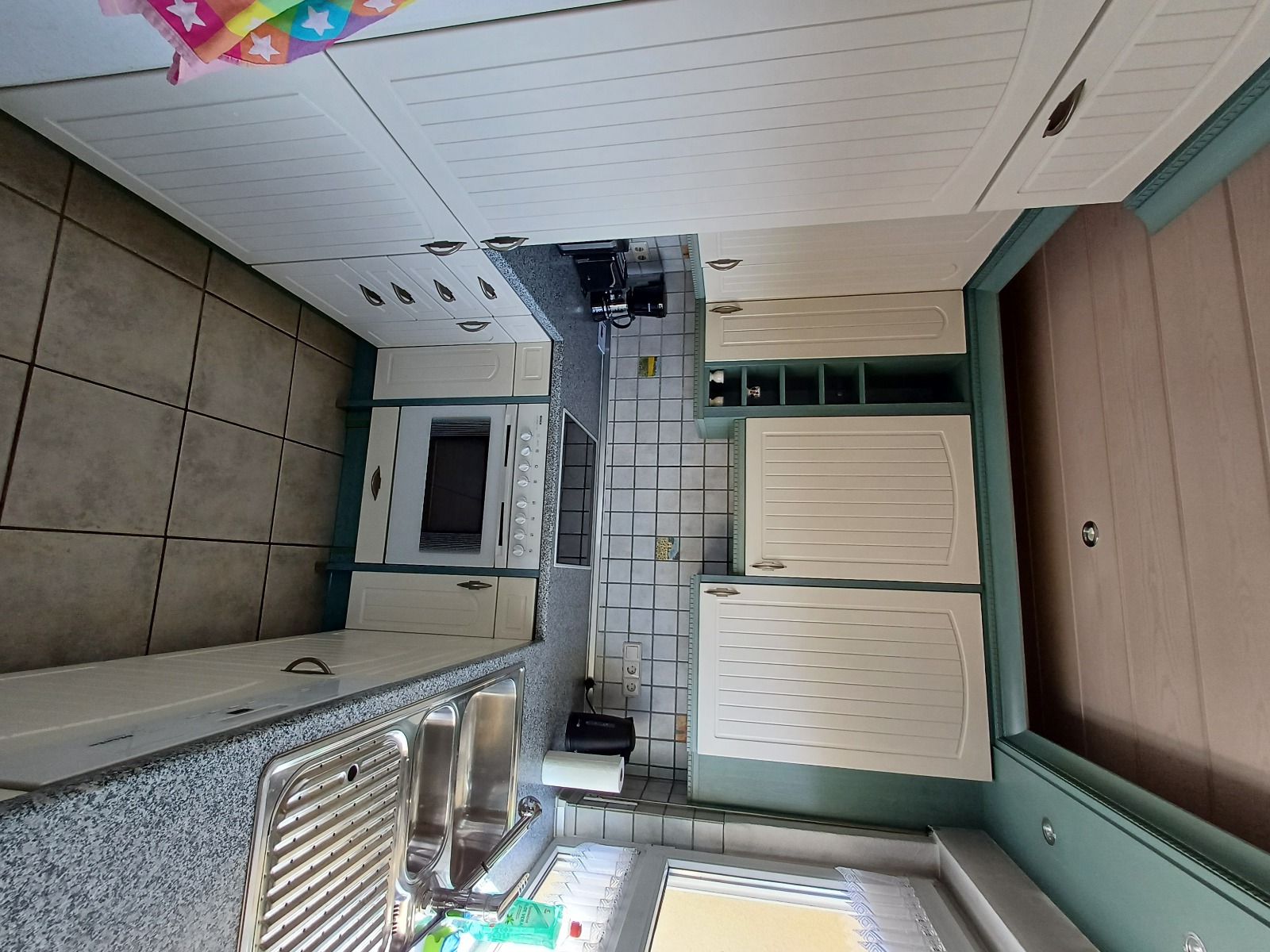 Monteurzimmer: Voll ausgestattete Küche - My-Skypalace Osterburken
