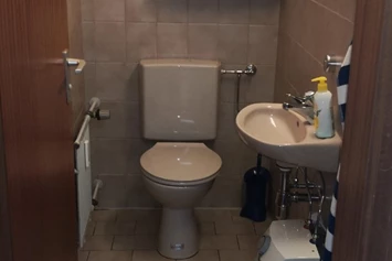 Monteurzimmer: separates WC - Zimmervermietung "Zur Klarsicht" bei Stuttgart