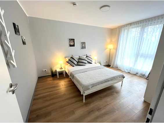 Monteurzimmer: Schlafzimmer 1 - Stilvolle Apartments am Park-Schönfeld