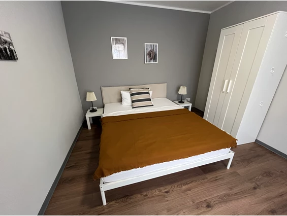 Monteurzimmer: Schlafzimmer 2 - Stilvolle Apartments am Park-Schönfeld