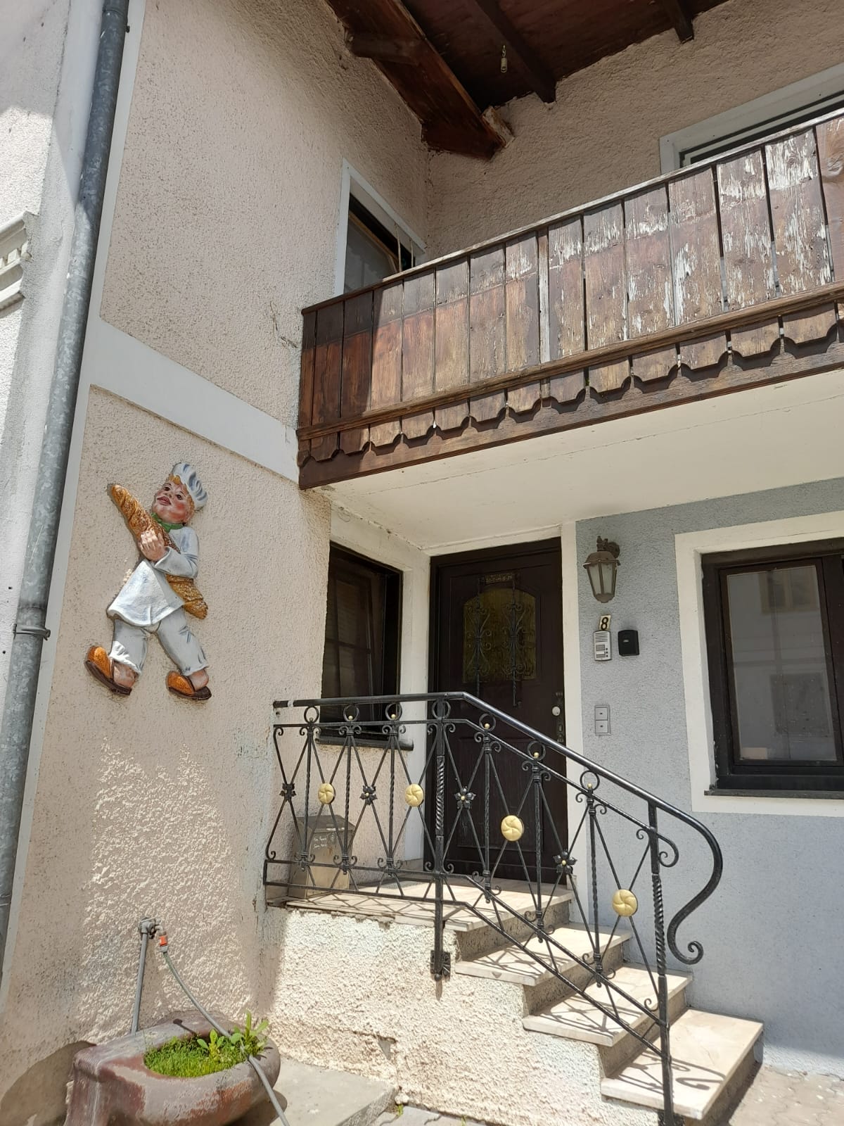 Monteurwohnung - WLAN - Österreich - Eingang - Bäckerhaus - Großzügige Wohnung mit Pool und Garten