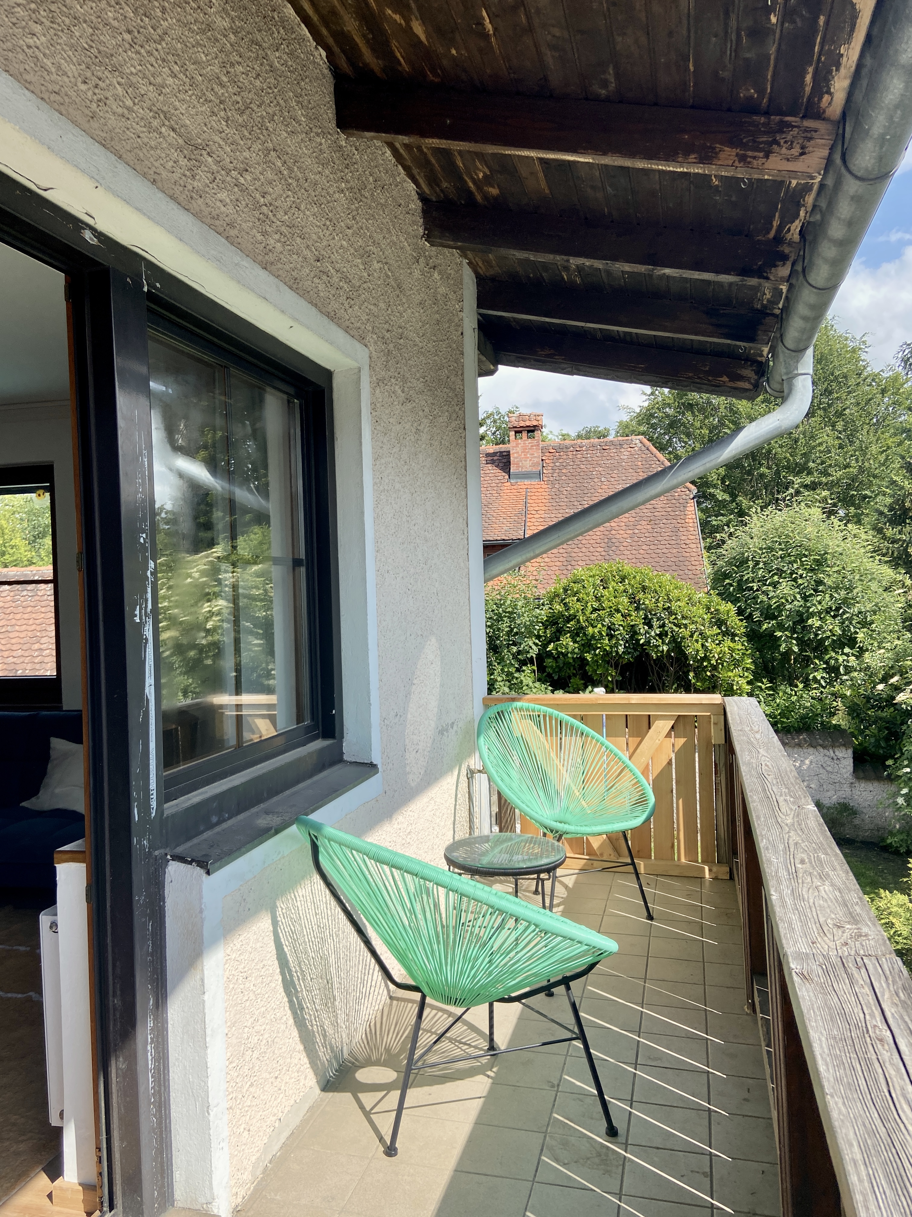 Monteurzimmer: Balkon 1 - Bäckerhaus - Großzügige Wohnung mit Pool und Garten