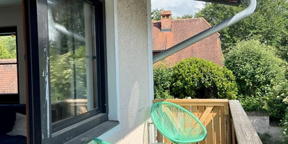 Monteurwohnung - Parkplatz: eigener Parkplatz vorhanden - Österreich - Balkon 1 - Bäckerhaus - Großzügige Wohnung mit Pool und Garten