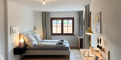 Monteurwohnung - Parkplatz: eigener Parkplatz vorhanden - Österreich - Zimmer 4 - Bäckerhaus - Großzügige Wohnung mit Pool und Garten