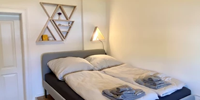 Monteurwohnung - Parkplatz: eigener Parkplatz vorhanden - Österreich - Zimmer 5 - Bäckerhaus - Großzügige Wohnung mit Pool und Garten
