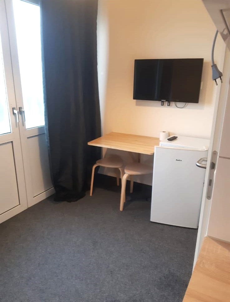 Monteurwohnung - Einzelbetten - Kassel - Schlafzimmer mit eigenem Kühlschrank - Economy Apartments