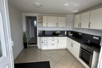 Monteurzimmer: Küche - Gemütliche Unterkunft 90m² mit 6 Einzelbetten 