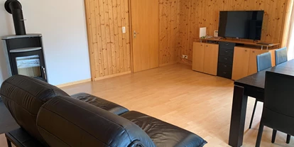Monteurwohnung - Parkplatz: kostenlose Parkplätze in der Straße - Schweiz - Gemeinschaftsraum - Revier Bliili und Spitzer