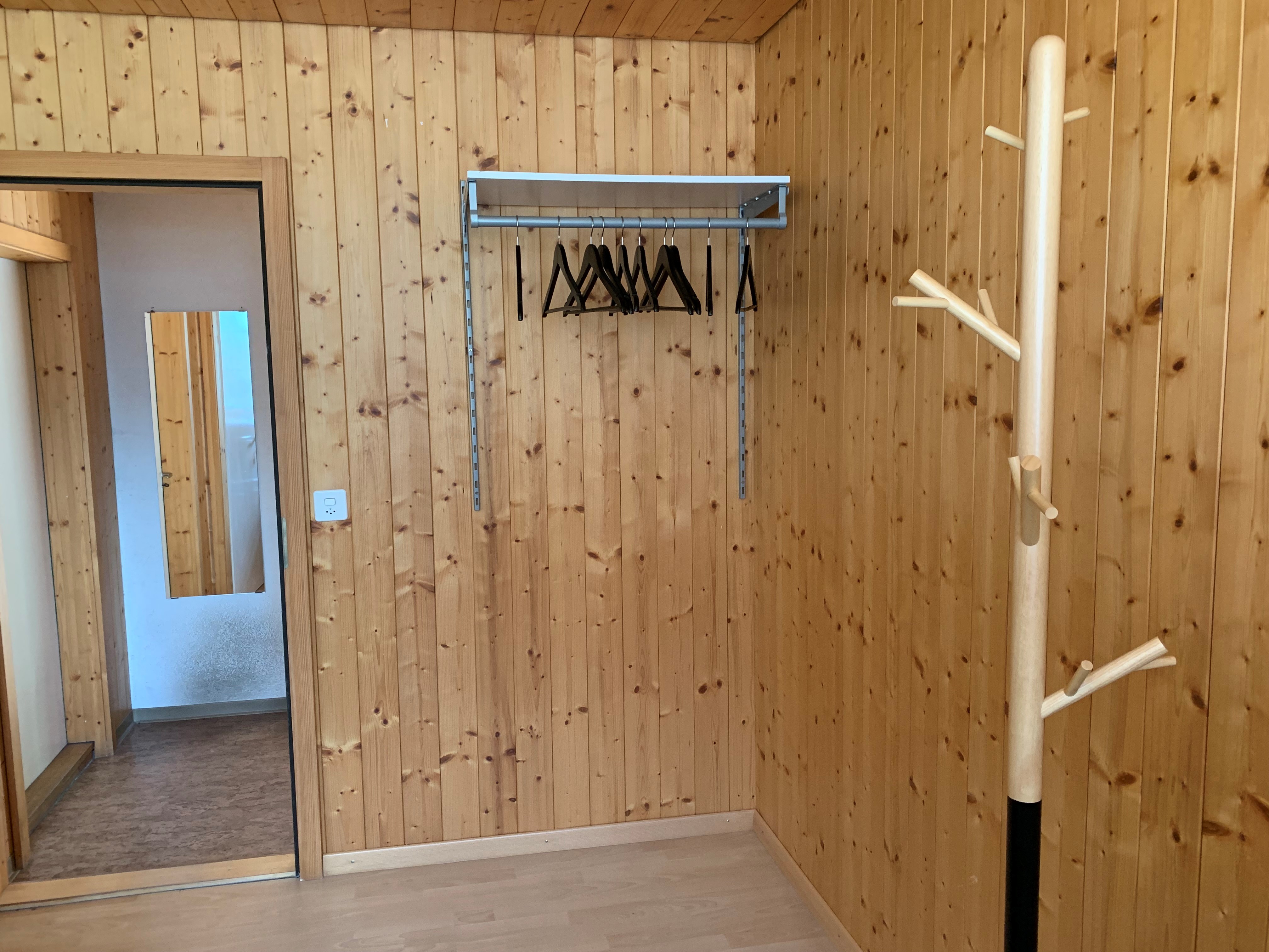 Monteurzimmer: Garderobe, Stauraum 2 - Revier Bliili und Spitzer