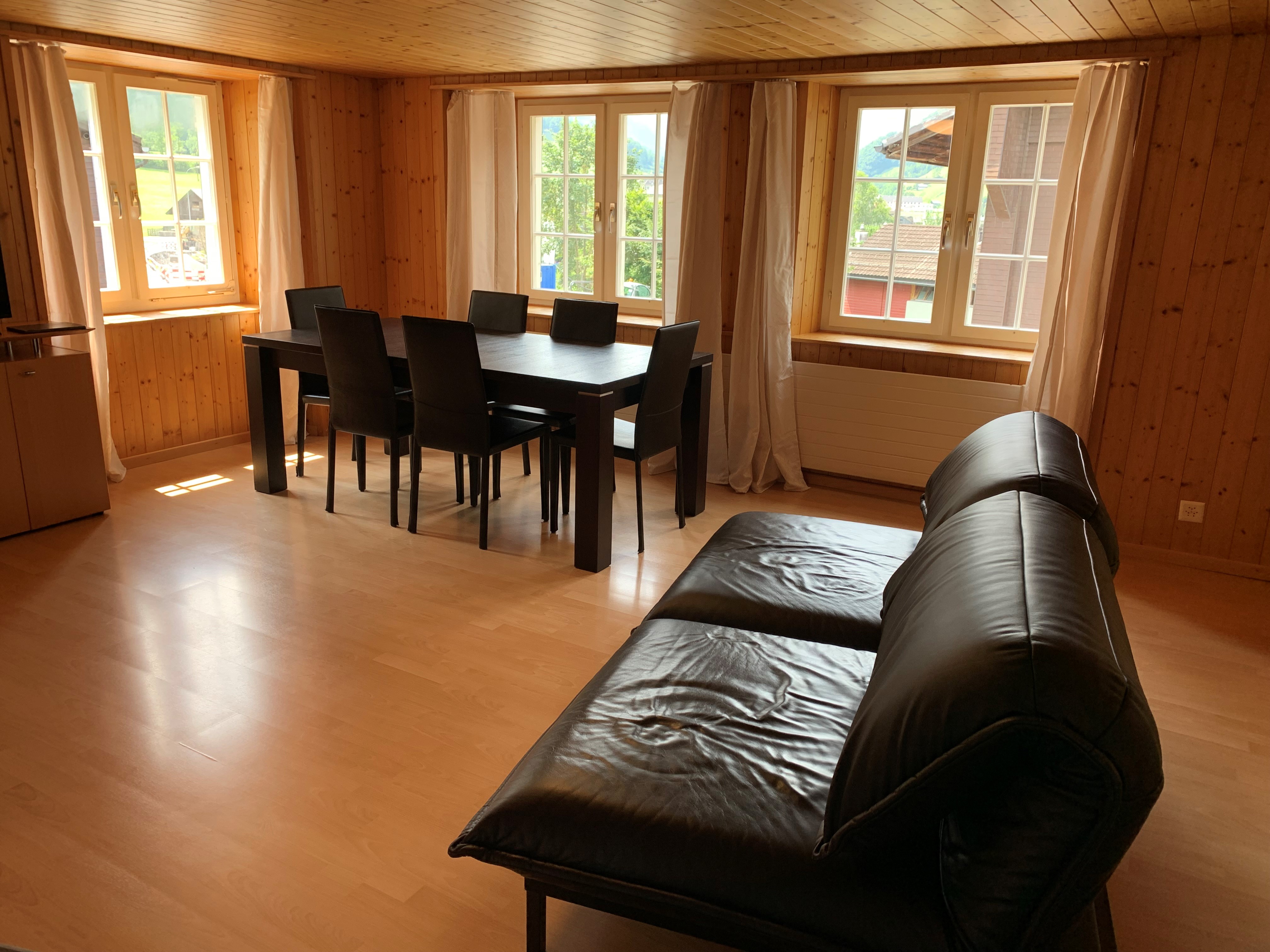 Monteurwohnung - Kühlschrank - Schweiz - Gemeinschaftsraum - Revier Bliili und Spitzer