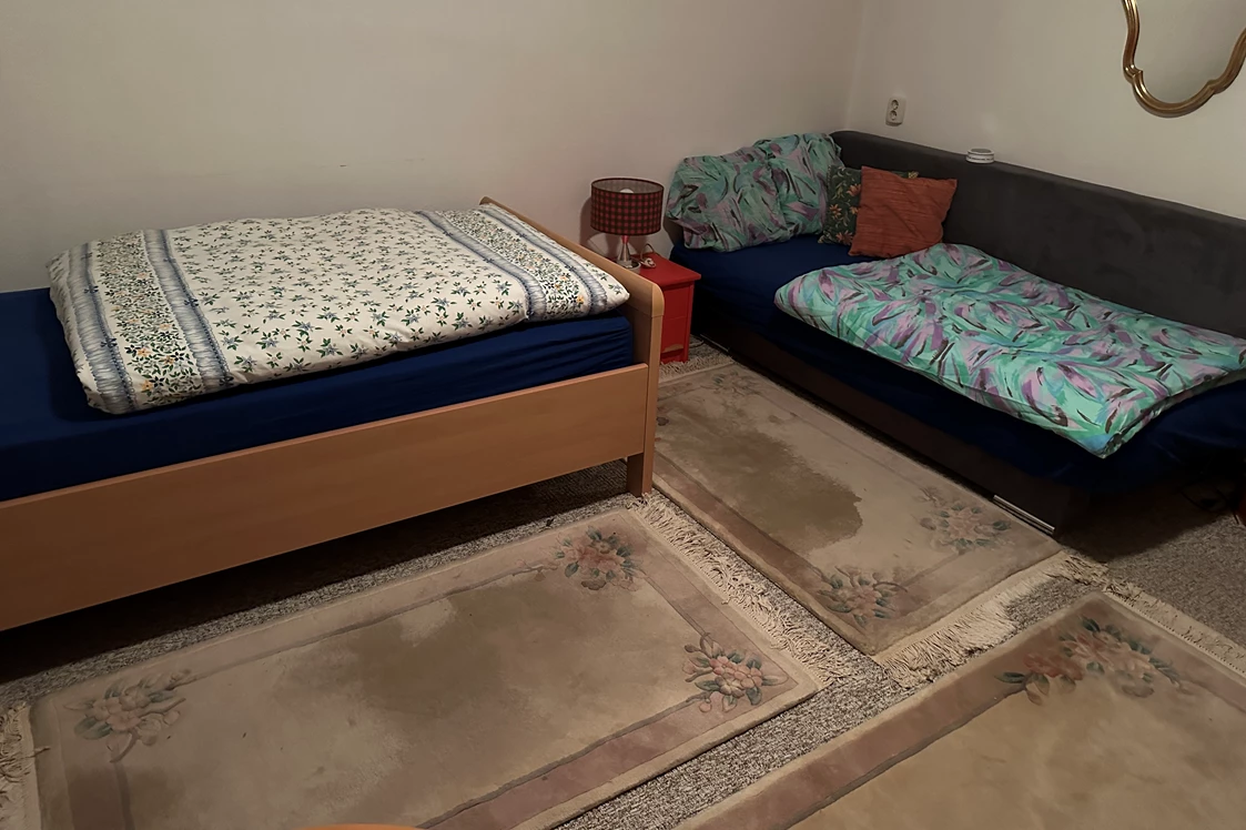Monteurzimmer: Schlafzimmer mit Einzelbetten - Monteurzimmer für bis zu 6 Personen