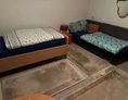 Monteurzimmer: Schlafzimmer mit Einzelbetten - Monteurzimmer für bis zu 6 Personen
