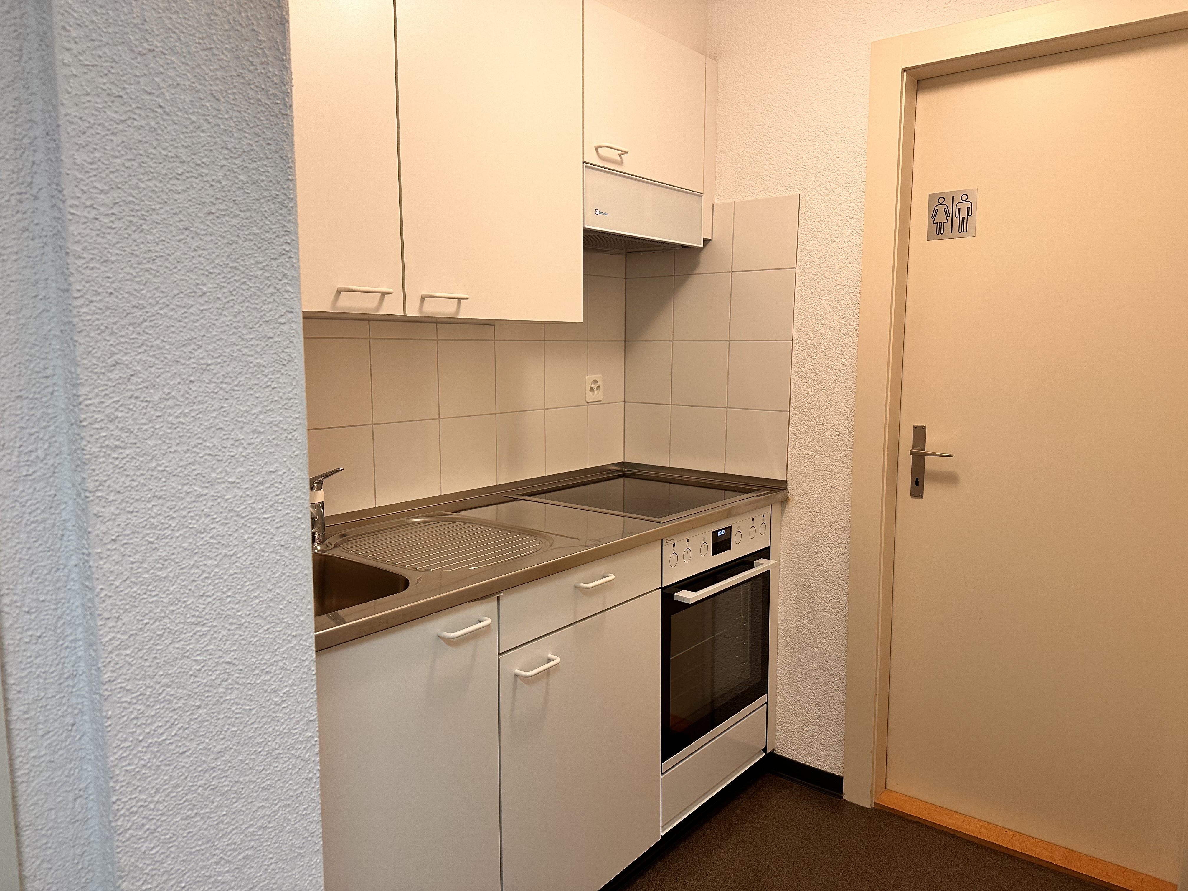 Monteurzimmer: Kleine Küche - Revier Kanzlei im Hazzo