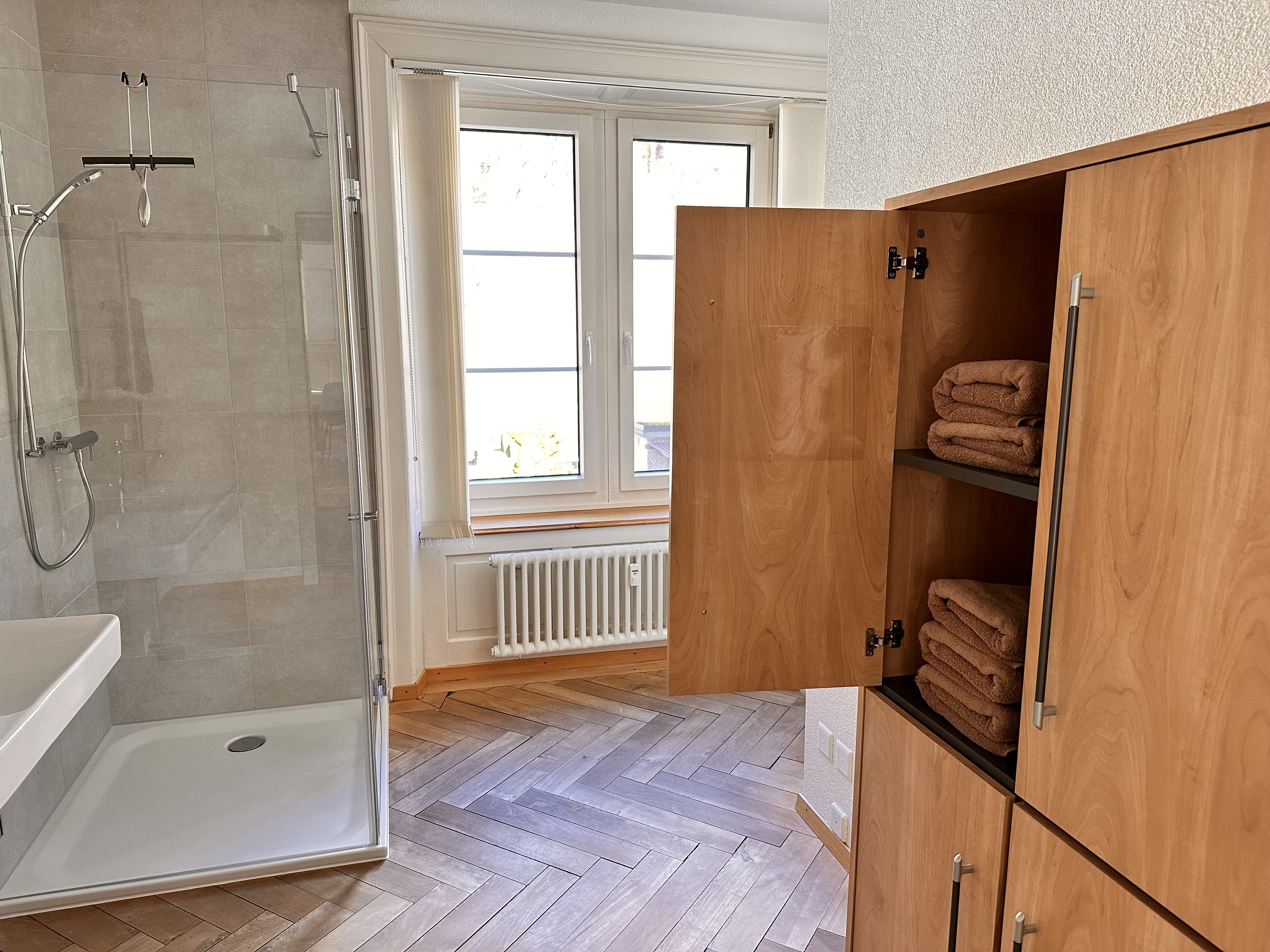 Monteurwohnung - Kühlschrank - Schweiz - Badezimmer - Revier Kanzlei im Hazzo