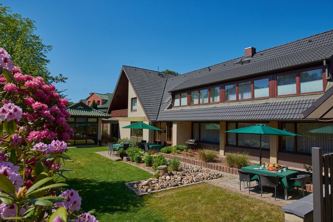 Monteurzimmer: Terrassen- und Gartenansicht - Wohnappartement Wedel 