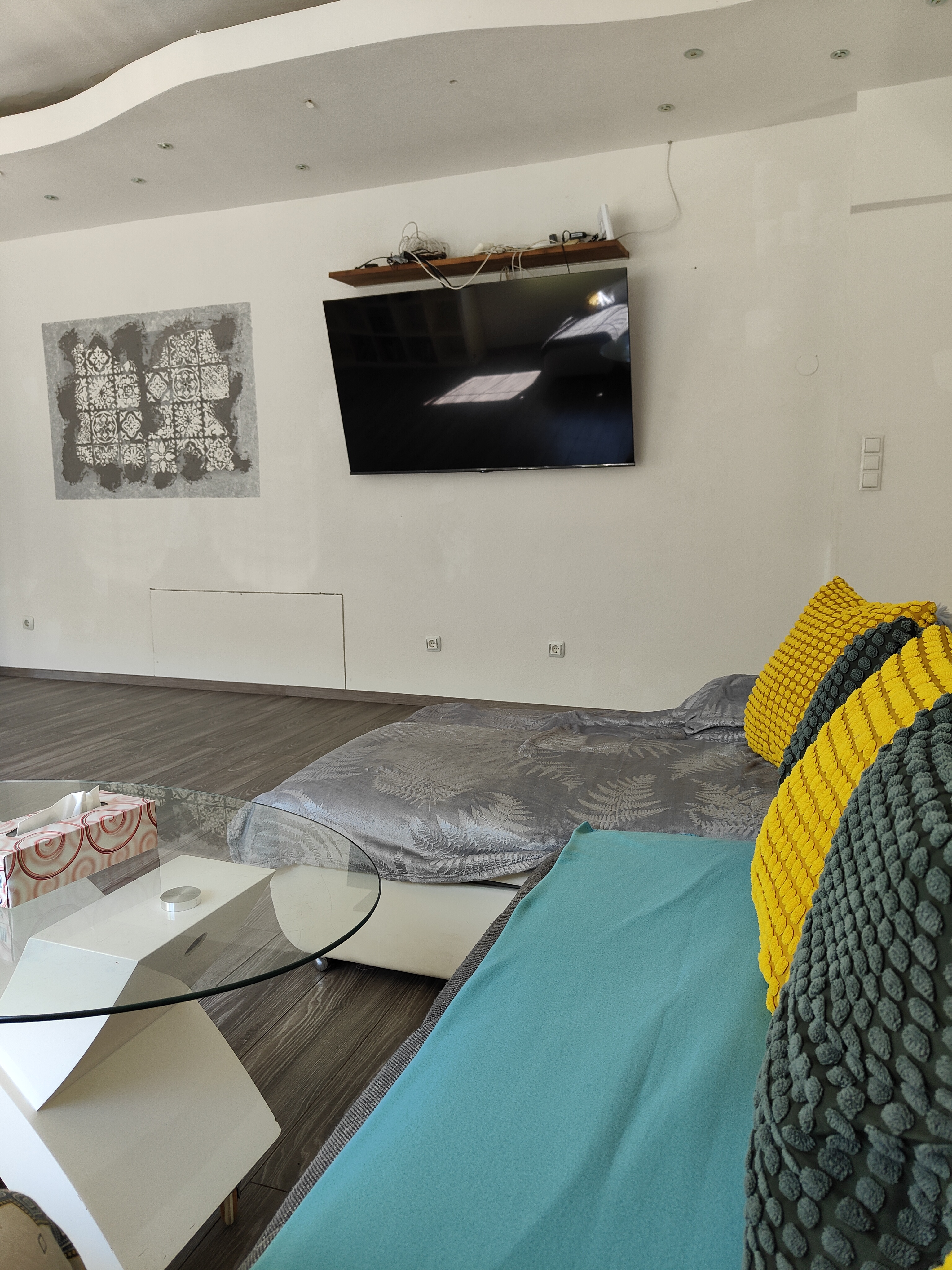 Monteurzimmer: 1 Fernseher Wohnzimmer - Ferienwohnung Dorfleben, nahe Jennersdorf 