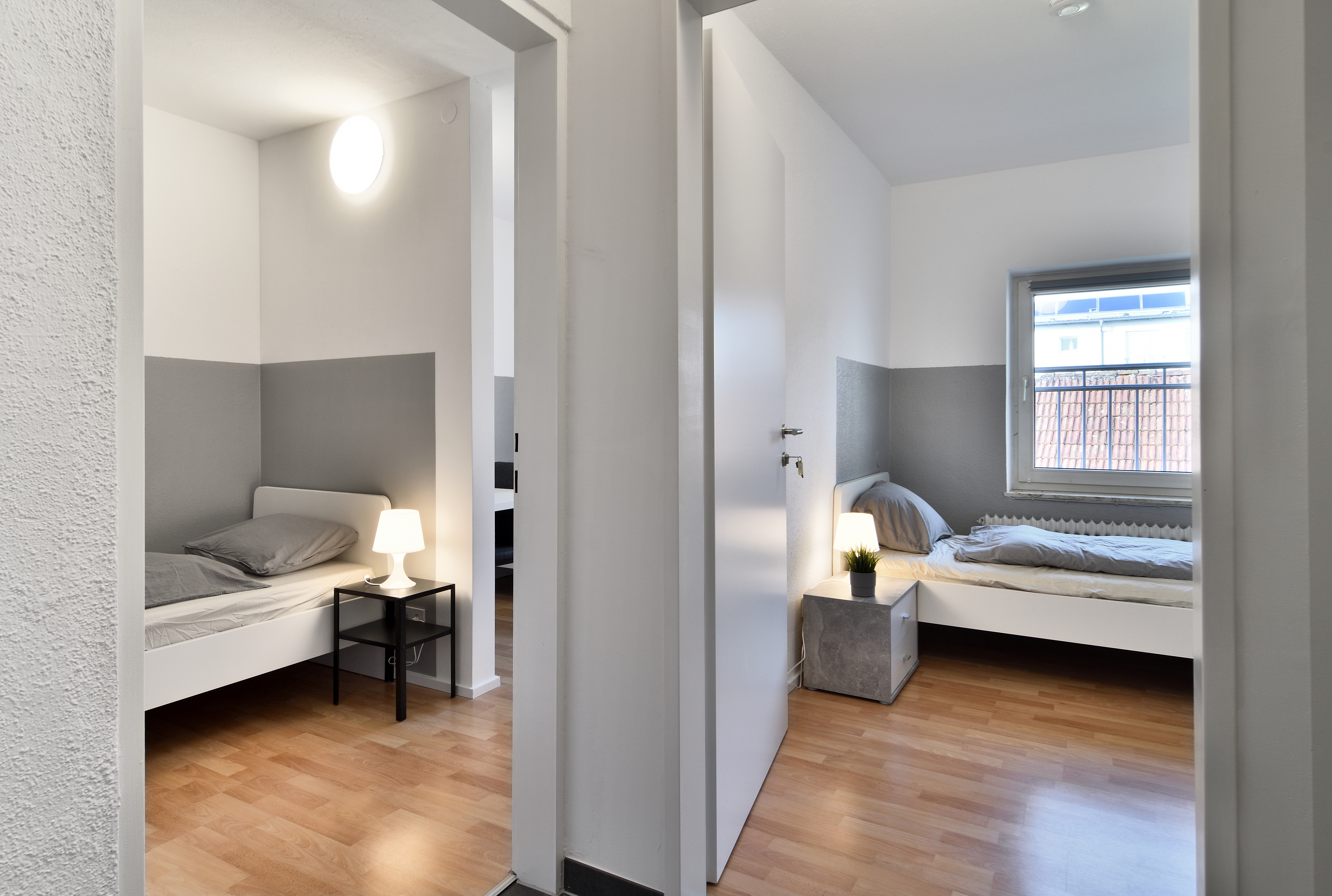 Monteurzimmer: ++ 60 BETTEN ++ Wohnungen + Haus mit Parkplatz, WLAN, Küche, uvm.