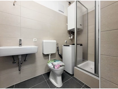 Monteurwohnung - Art der Unterkunft: Apartment - Österreich - ++ 60 BETTEN ++ Wohnungen + Haus mit Parkplatz, WLAN, Küche, uvm.