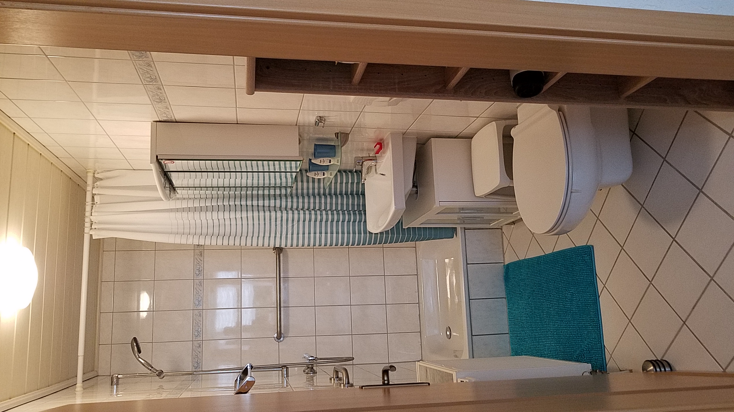 Monteurzimmer: Badezimmer - Ferienwohnung Denklingen