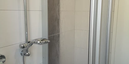 Monteurwohnung - Bettwäsche: Bettwäsche gegen Gebühr - Deutschland - Bad mit Dusche - Klein aber Fein