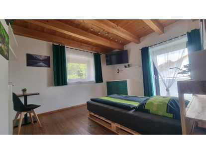 Monteurwohnung - Burghausen (Landkreis Altötting) - Zimmer 1 (EG) - Haus Alpenblick in 84359 Simbach am Inn