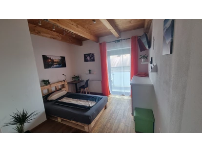 Monteurwohnung - Burghausen (Landkreis Altötting) - Zimmer 3 (EG) - Haus Alpenblick in 84359 Simbach am Inn