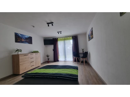 Monteurwohnung - Burghausen (Landkreis Altötting) - Zimmer 8 (UG) - Haus Alpenblick in 84359 Simbach am Inn