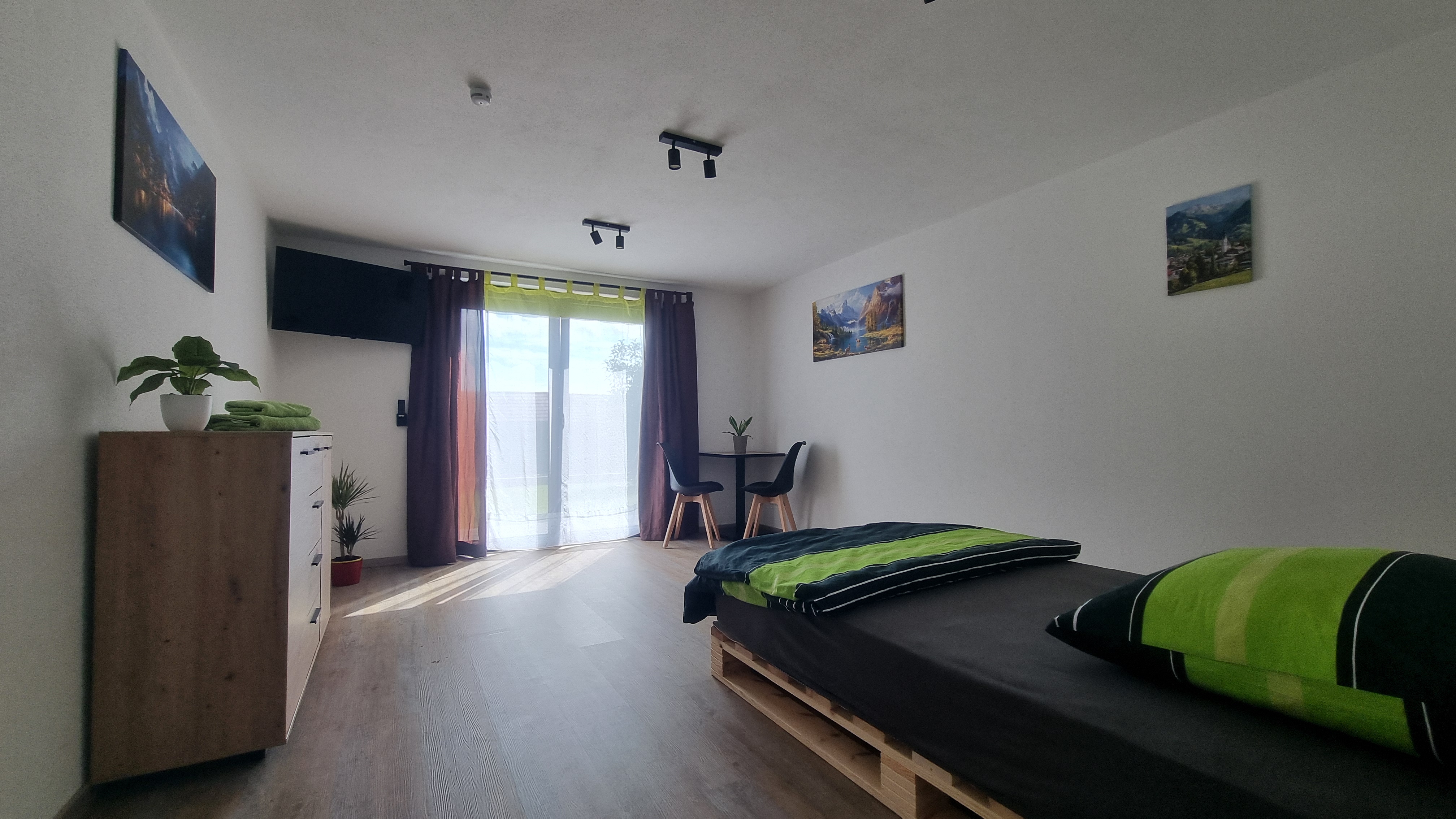 Monteurzimmer: Zimmer 8 (UG) - Haus Alpenblick in 84359 Simbach am Inn