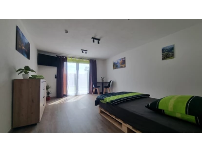 Monteurwohnung - Burghausen (Landkreis Altötting) - Zimmer 8 (UG) - Haus Alpenblick in 84359 Simbach am Inn