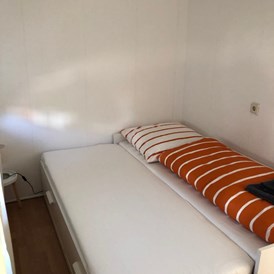 Monteurzimmer: kleines Schlafzimmer EG - ★ Ferienhaus mit Netflix/Balkon/Terrasse/Garten ★