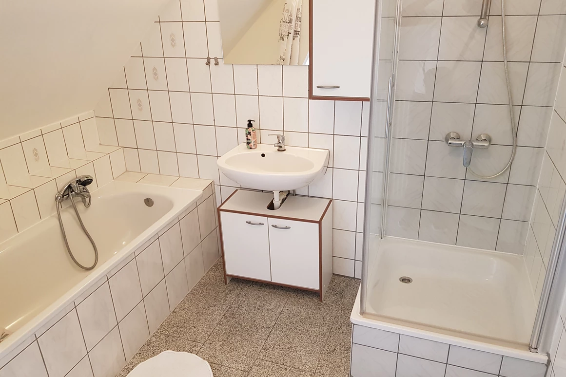 Monteurzimmer: Vermietung Papazissis